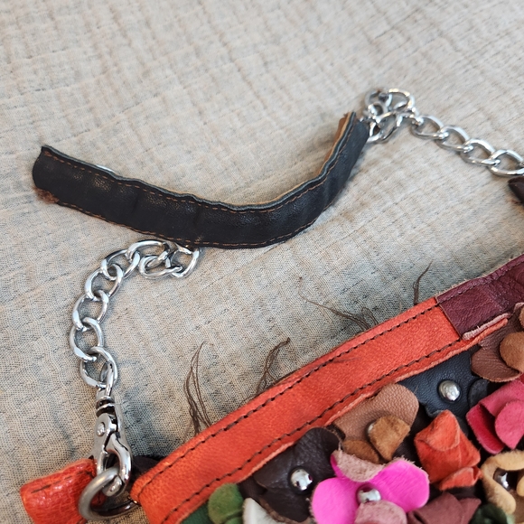 Vintage Leather Shoulder purse with riveted studded flower Hobo Hippie design - Picture 11 of 13